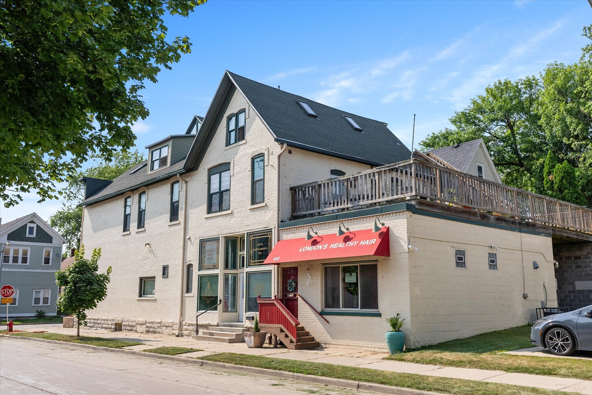 More Photos Of 2600-2604 N Booth St, Milwaukee Storefront Retail Residential For Sale