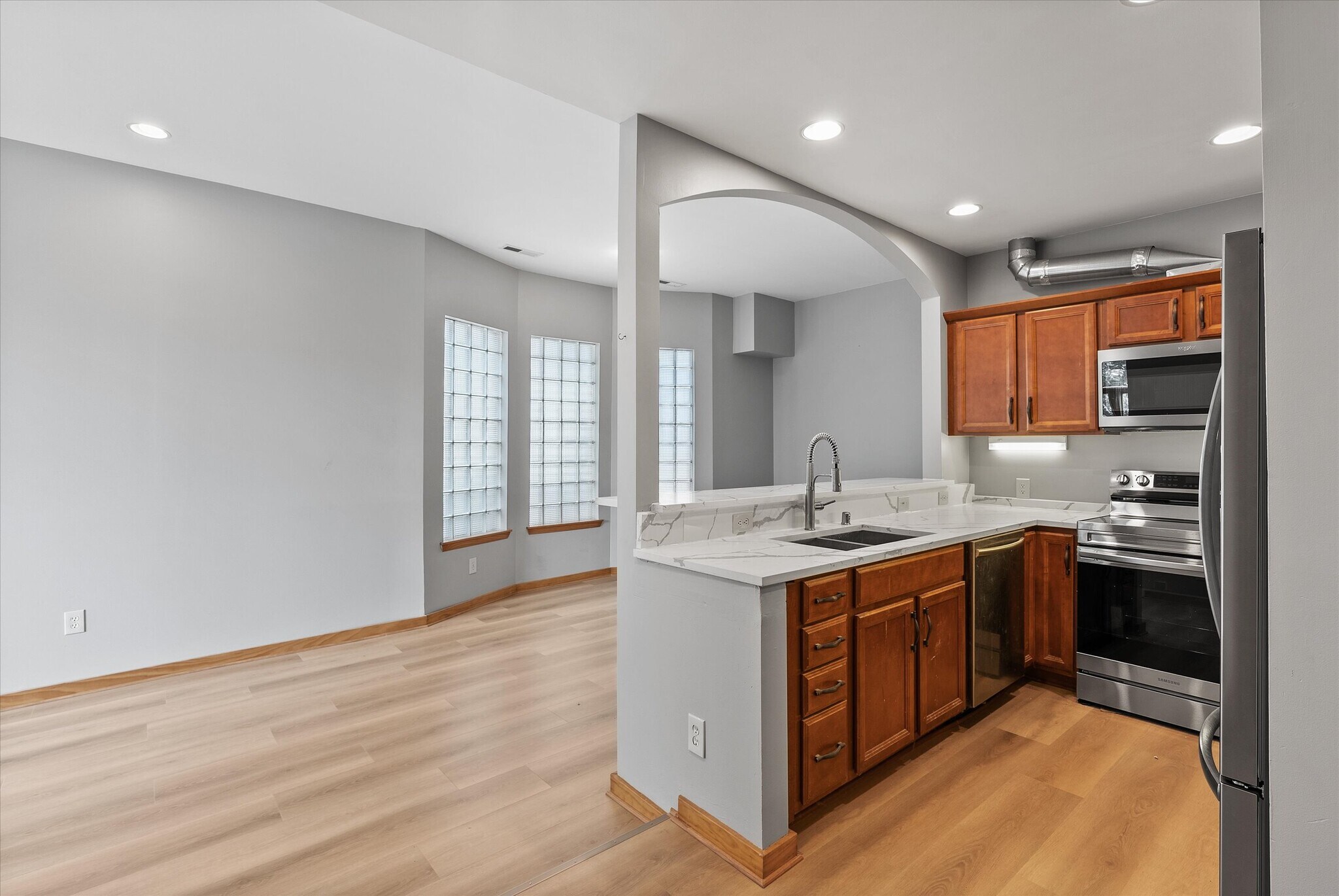 More Photos Of 2600-2604 N Booth St, Milwaukee Storefront Retail Residential For Sale
